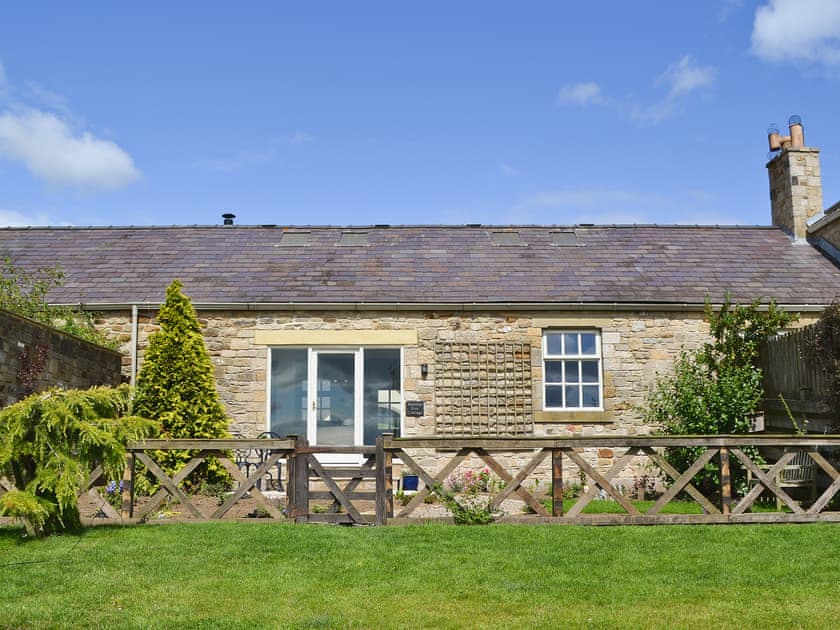 Snooty Fox Cottage exterior
